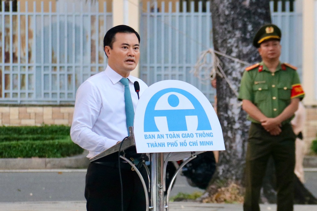 TPHCM đặt quyết tâm lập lại trật tự vỉa hè trong năm nay - 1