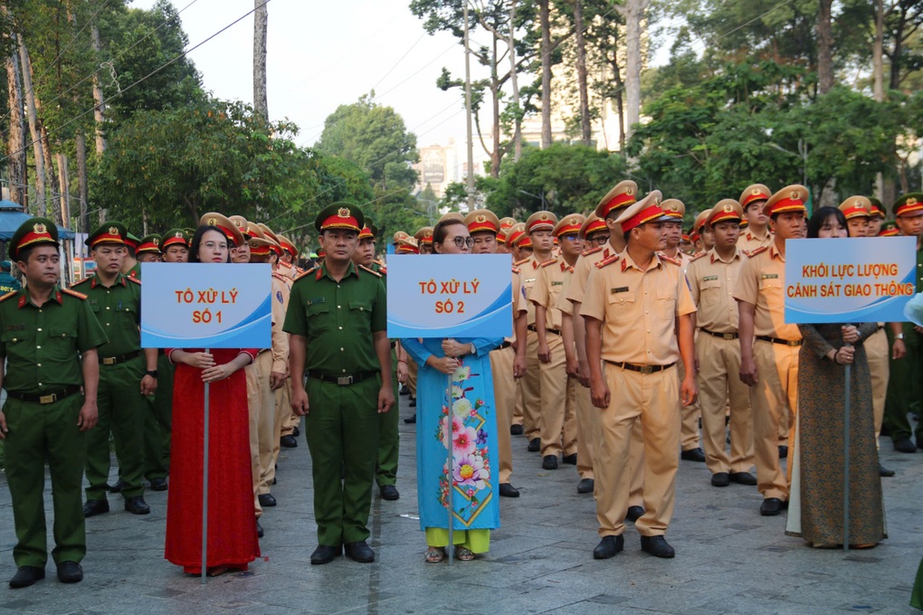 TPHCM đặt quyết tâm lập lại trật tự vỉa hè trong năm nay - 2