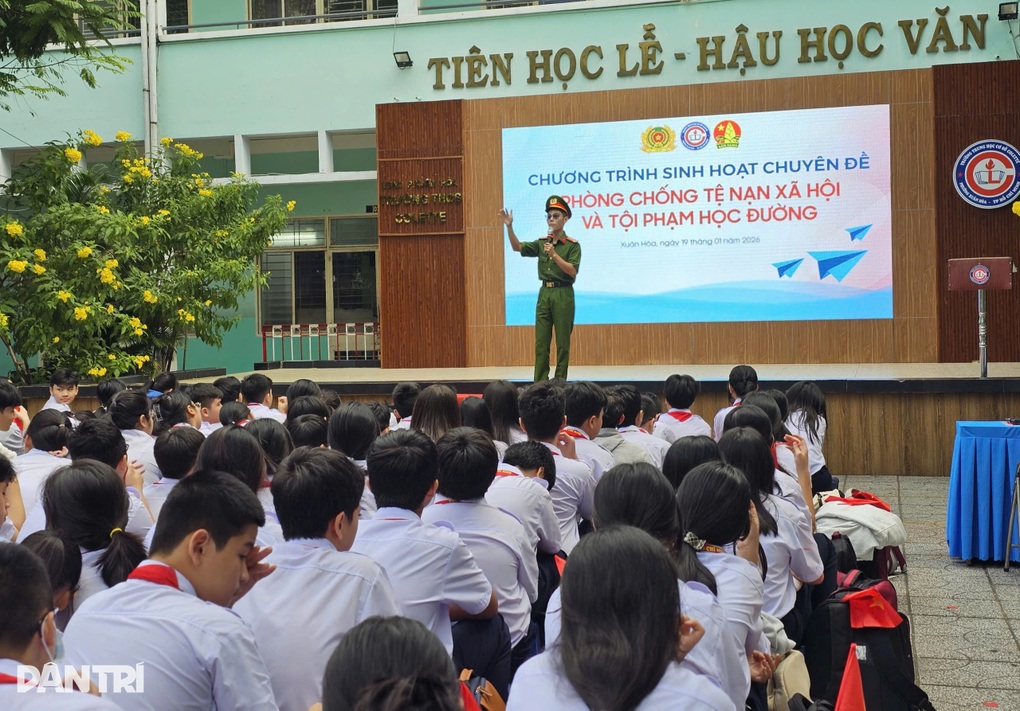 Công an phường Xuân Hòa ở TPHCM triển khai mô hình trường học an toàn - 1 Công an phường Xuân Hòa ở TPHCM triển khai mô hình trường học an toàn - 1