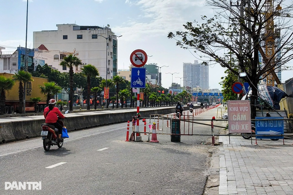 Vụ hố sâu “nuốt chửng” ô tô ở Đà Nẵng: Thông xe một phần đường bị sự cố - 3 Vụ hố sâu “nuốt chửng” ô tô ở Đà Nẵng: Thông xe một phần đường bị sự cố - 3