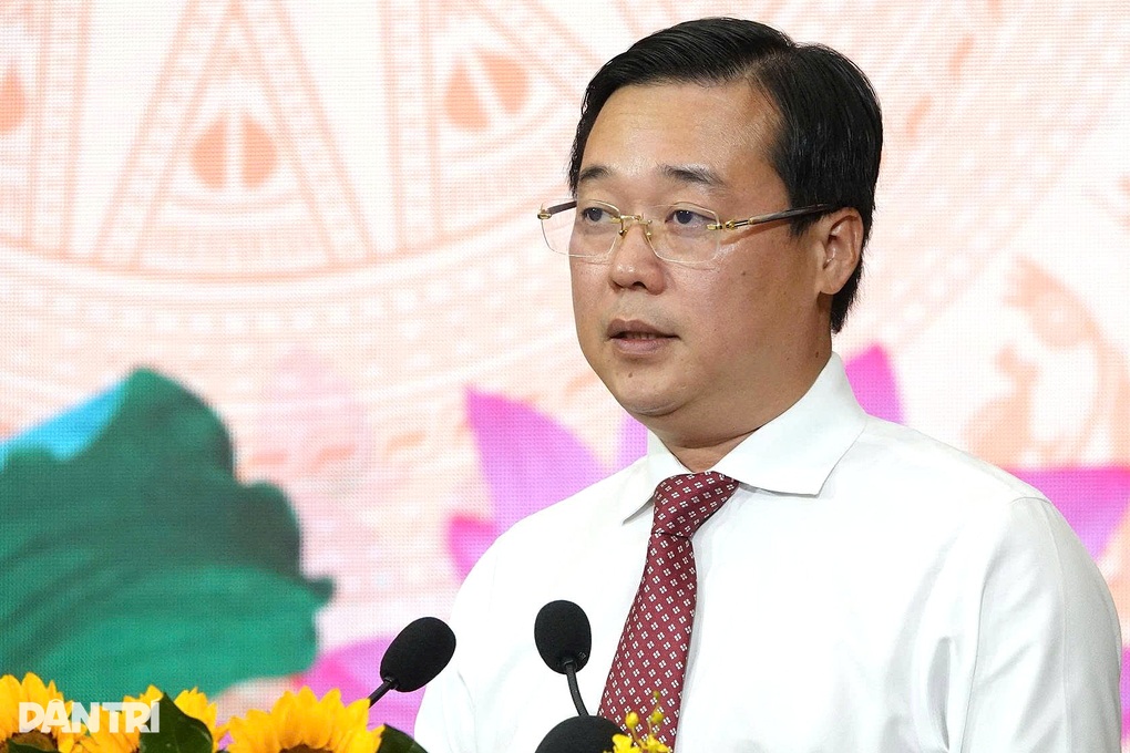 Thành ủy TPHCM tuyên dương 233 bí thư chi bộ xuất sắc - 2 Thành ủy TPHCM tuyên dương 233 bí thư chi bộ xuất sắc - 2