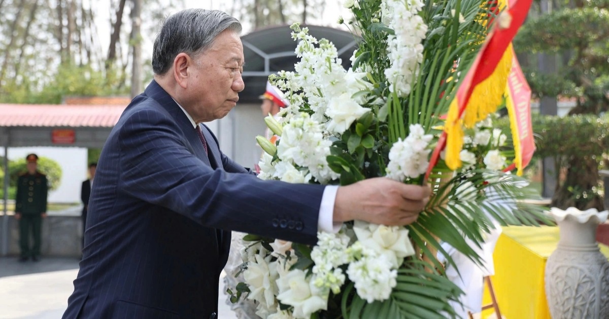 Tổng Bí thư Tô Lâm dâng hương tại Hà Tĩnh