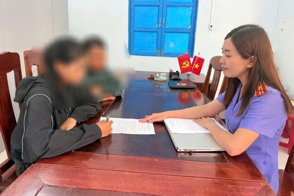 Thiếu phụ ra tòa tìm cha cho con - 1