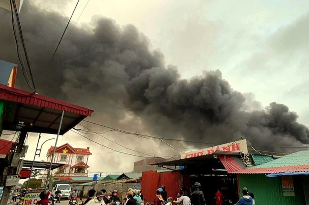 Hưng Yên điều tra nguyên nhân vụ cháy chợ Dành - 1