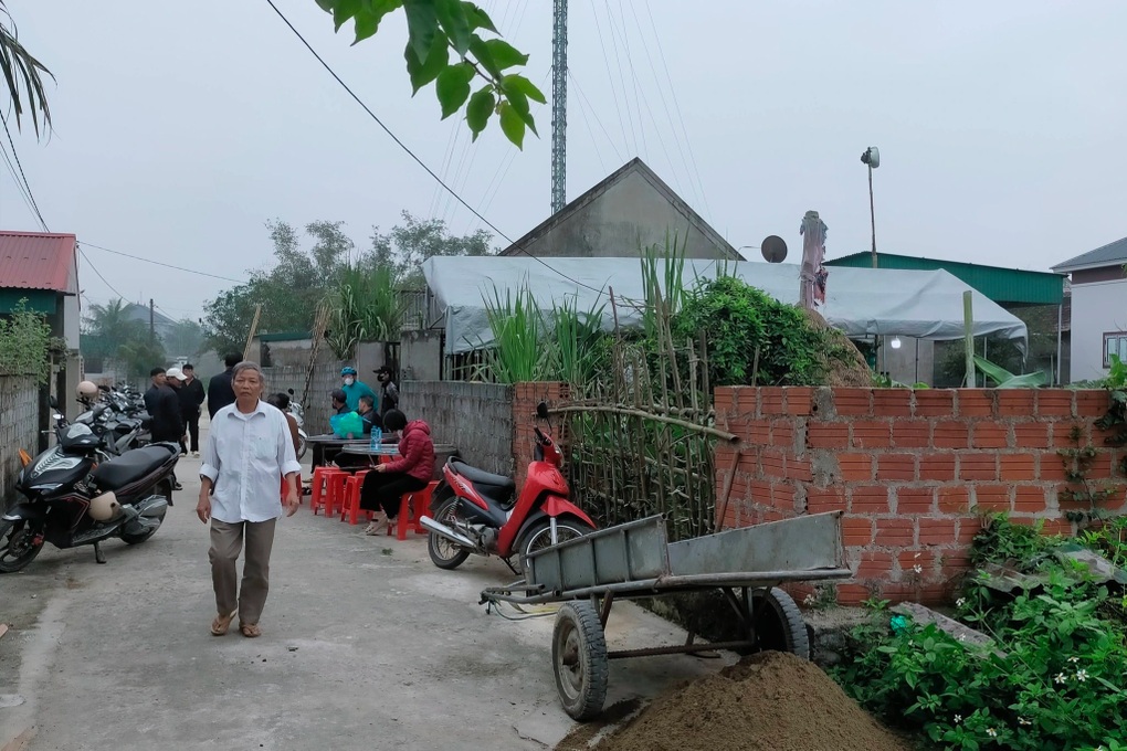 Hai chị em cùng bé gái sơ sinh tử vong trong phòng đóng kín cửa - 1