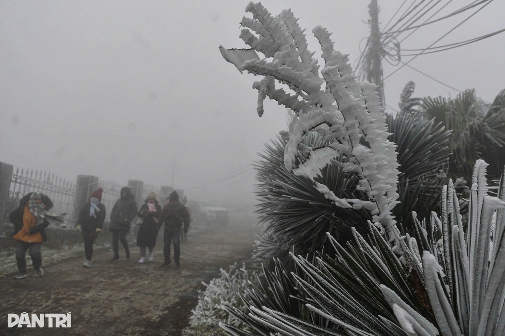 Không khí lạnh mạnh tràn về miền Bắc từ trưa, chiều nay - 1