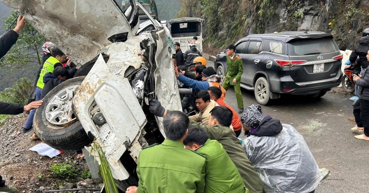 Ô tô lao xuống vực sâu ở Tuyên Quang, 3 người bị thương