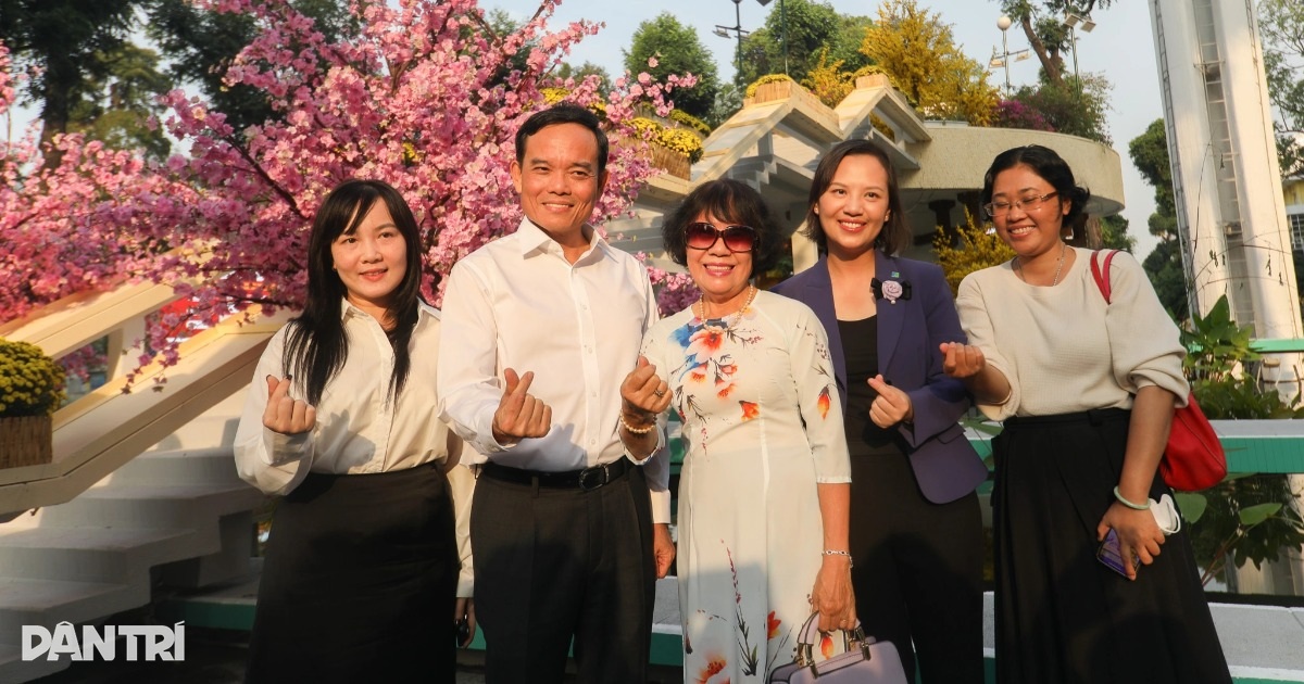 Bí thư Trần Lưu Quang khảo sát chợ Bến Thành, Hồ Con Rùa