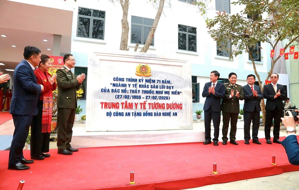 Bộ Công an khánh thành trường học, tòa nhà khám bệnh tại vùng lũ Nghệ An - 1