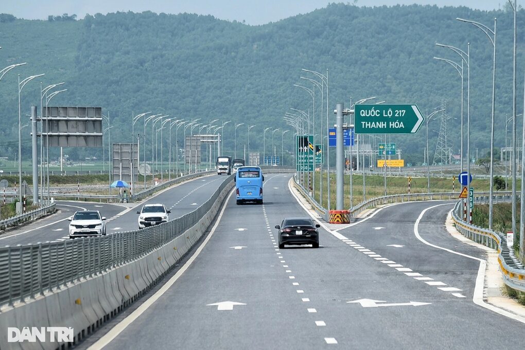 Cao tốc Bắc - Nam dự kiến khai thác thêm 21 trạm dừng nghỉ dịp Tết - 1