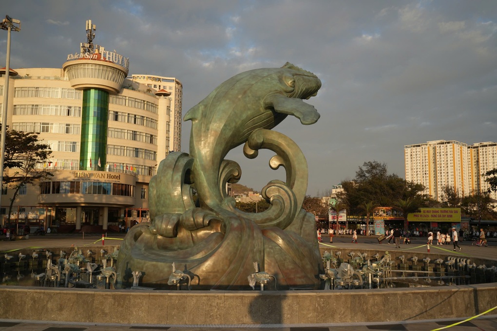 Hoàn thành công trình tượng cá Ông hơn 50 tỷ đồng ở Bãi Sau Vũng Tàu - 1 Hoàn thành công trình tượng cá Ông hơn 50 tỷ đồng ở Bãi Sau Vũng Tàu - 1