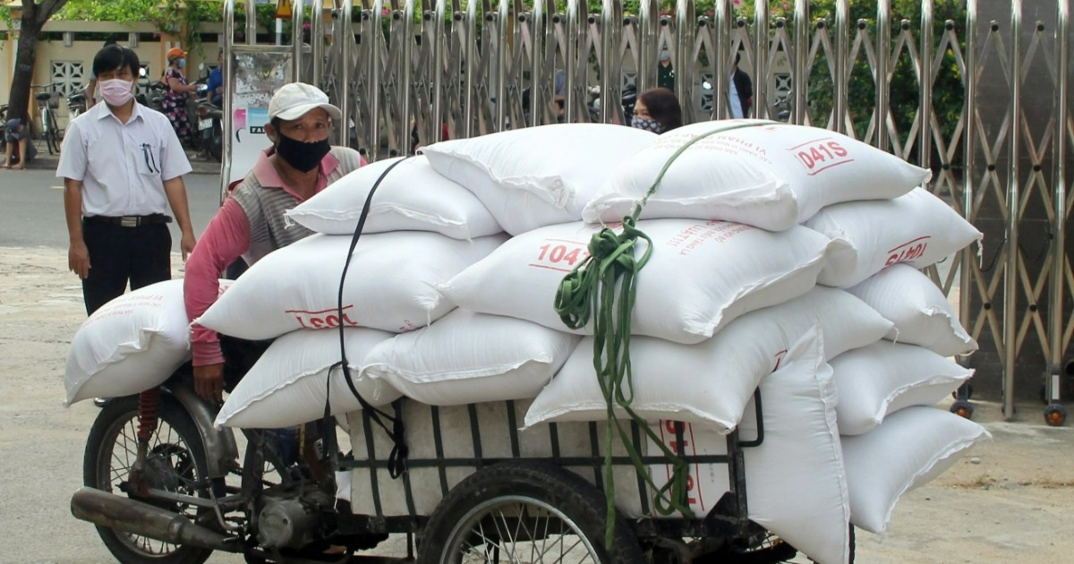 Xã trả lời câu hỏi gây xôn xao: “13,3 tấn gạo hỗ trợ dân đang ở đâu?”