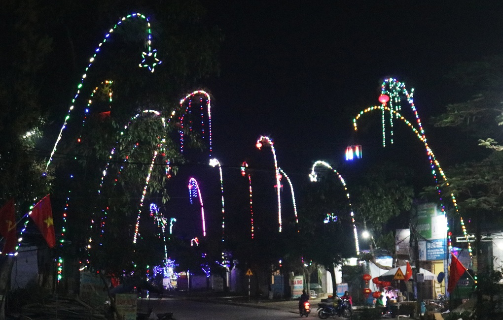 Đôi vợ chồng bị phóng điện khi dựng cây nêu đón Tết - 1