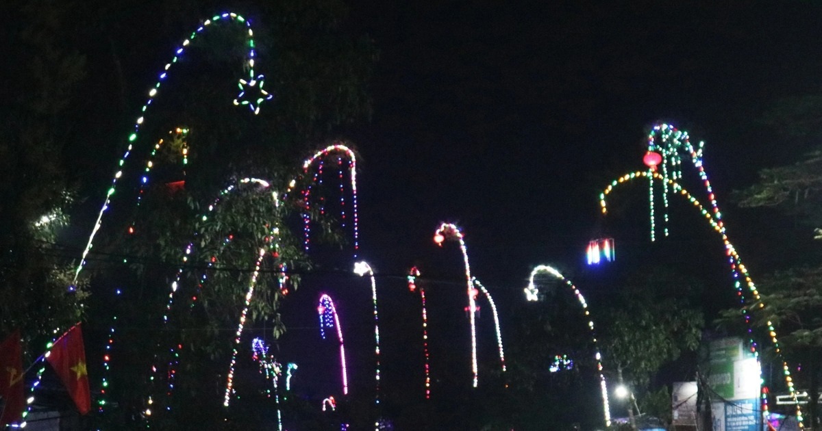 Đôi vợ chồng bị phóng điện khi dựng cây nêu đón Tết