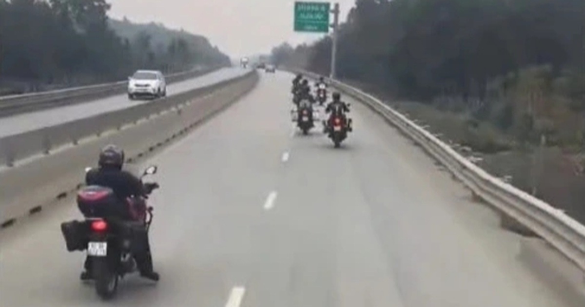 Xử phạt 11 người nước ngoài lái mô tô phân khối lớn đi vào cao tốc