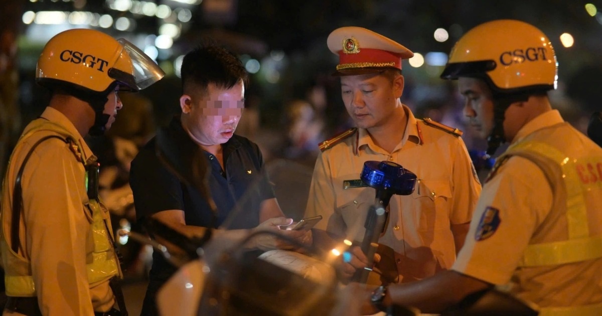 Xử phạt nhiều tài xế xe khách vi phạm giao thông dịp giáp Tết ở TPHCM