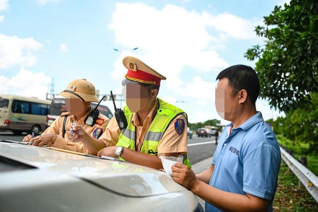 Cục CSGT sẽ xử lý nghiêm cán bộ vi phạm quy trình công tác - 2