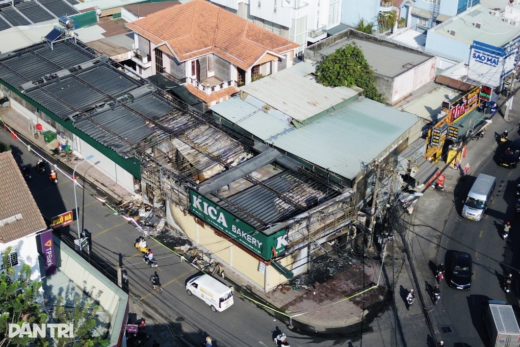 Cháy tiệm bánh ở TPHCM - 2