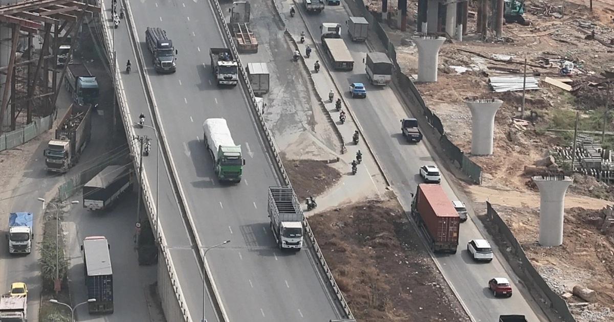 TPHCM thử cho ô tô đi ngược chiều trên cầu Tân Vạn để giảm kẹt xe