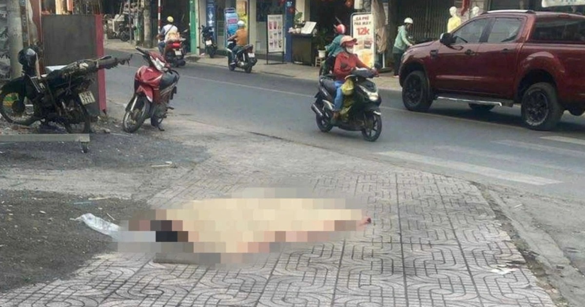 Tài xế tử vong khi giao hàng Tết ở TPHCM