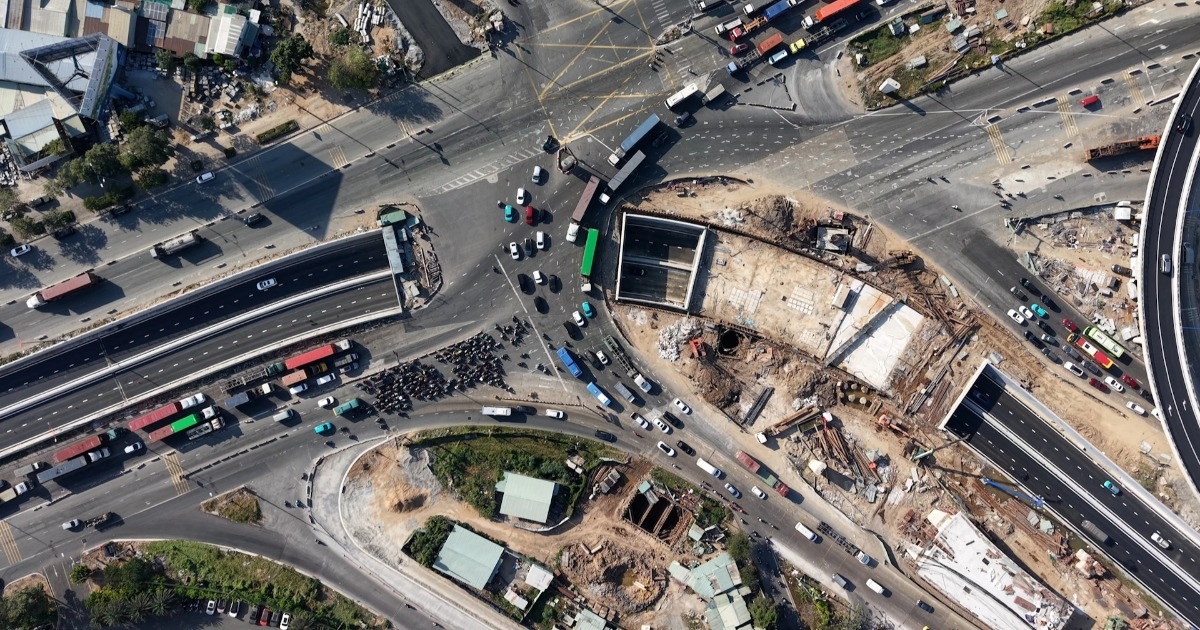 Cửa ngõ TPHCM bớt kẹt khi hầm chui lớn nhất nút giao An Phú thông xe