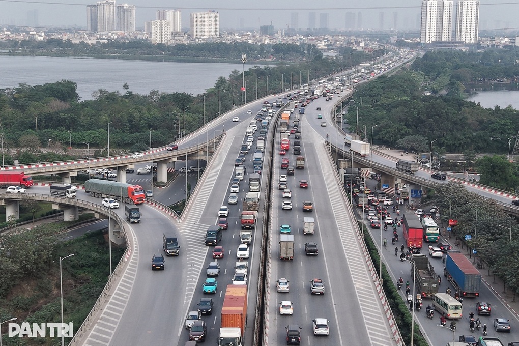 Không để ùn tắc kéo dài trên trục giao thông chính ở Hà Nội, TPHCM dịp Tết - 1