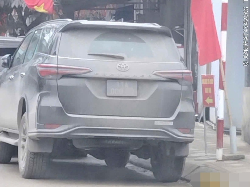 Người dân mách Cục trưởng CSGT, tài xế ô tô biển xanh bị xử phạt - 2