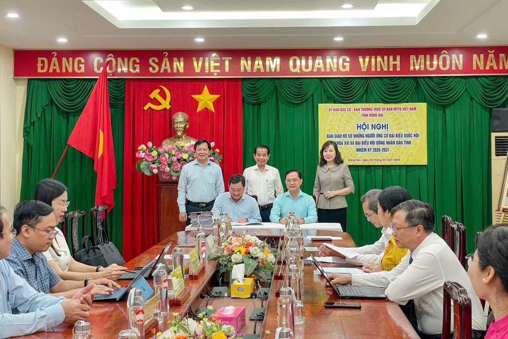 Đồng Nai bàn giao hồ sơ 174 người ứng cử đại biểu Quốc hội và HĐND - 1