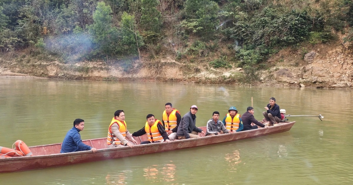 Người đàn ông mất tích khi lặn tìm máy cày ở lòng hồ thủy điện