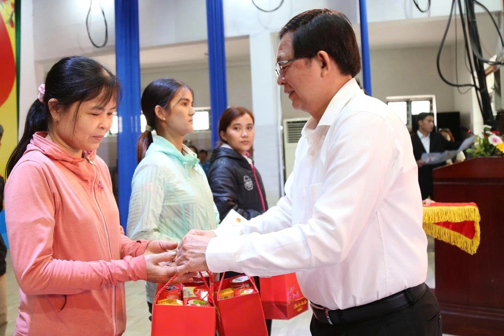 Niềm vui ngày giáp Tết với người dân vùng bão lũ Gia Lai - 1