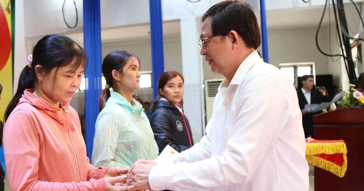 Niềm vui ngày giáp Tết với người dân vùng bão lũ Gia Lai