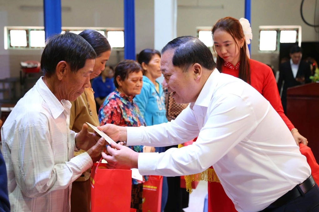 Niềm vui ngày giáp Tết với người dân vùng bão lũ Gia Lai - 2