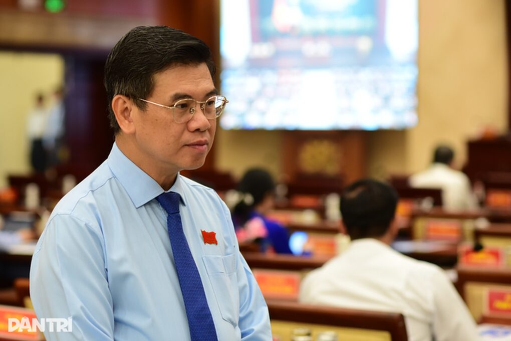 Ông Nguyễn Văn Dũng trở lại làm Phó Chủ tịch HĐND TPHCM - 1