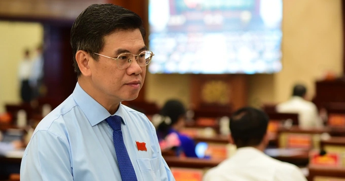 Ông Nguyễn Văn Dũng trở lại làm Phó Chủ tịch HĐND TPHCM