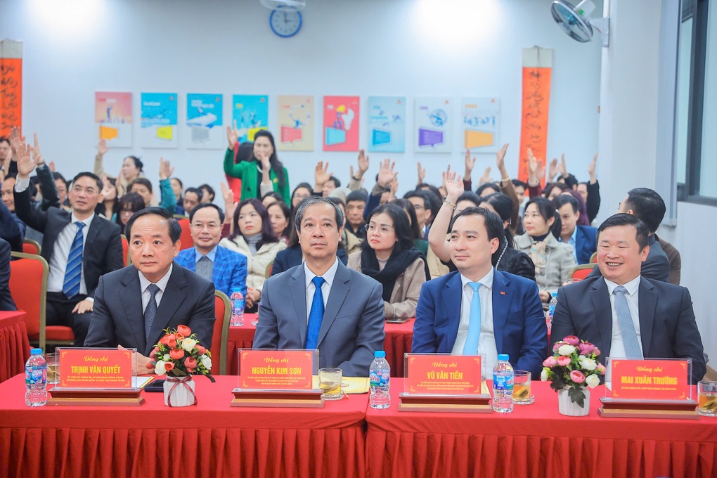 Cử tri tín nhiệm giới thiệu ông Trịnh Văn Quyết ứng cử đại biểu Quốc hội - 1