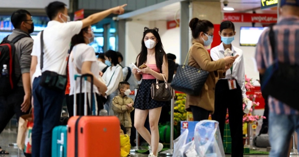 Sân bay Tân Sơn Nhất lập kỷ lục số chuyến bay phục vụ Tết Nguyên đán 2026