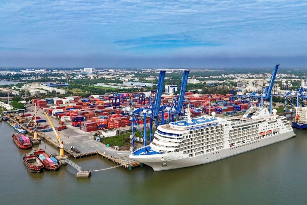 Siết an ninh cảng Hiệp Phước, người dân tự nguyện nộp dao tự chế - 1