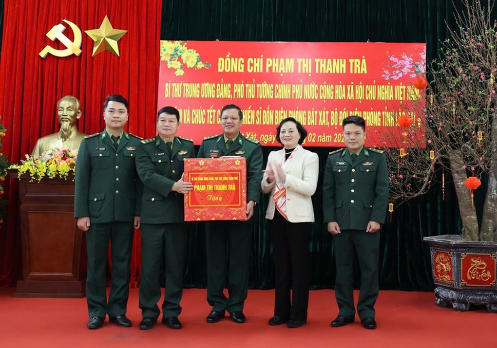 Phó Thủ tướng Phạm Thị Thanh Trà thăm, trao quà Tết tại Lào Cai - 2