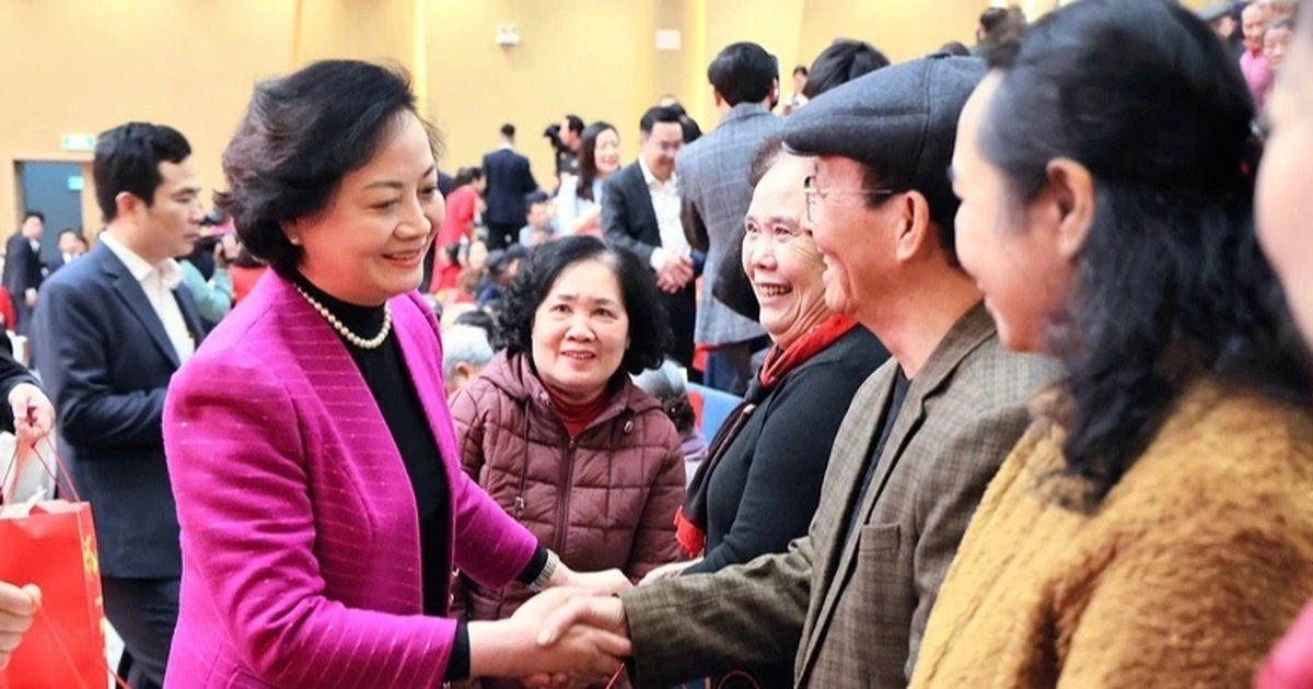 Phó Thủ tướng Phạm Thị Thanh Trà thăm, trao quà Tết tại Lào Cai