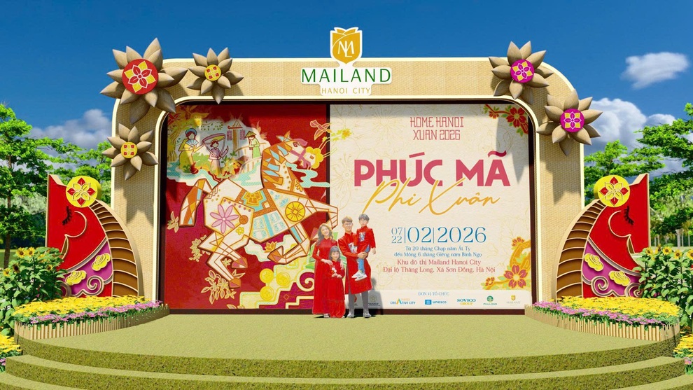 Đường hoa lớn nhất phía Tây Hà Nội trở lại với linh vật Phúc Mã cao 7m - 8