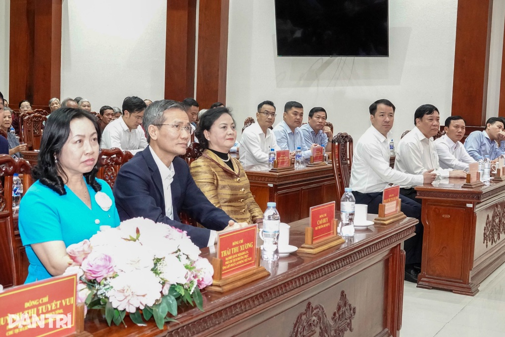 Phó Thủ tướng: Mong người dân có Tết đủ đầy, không ai bị bỏ lại phía sau - 2