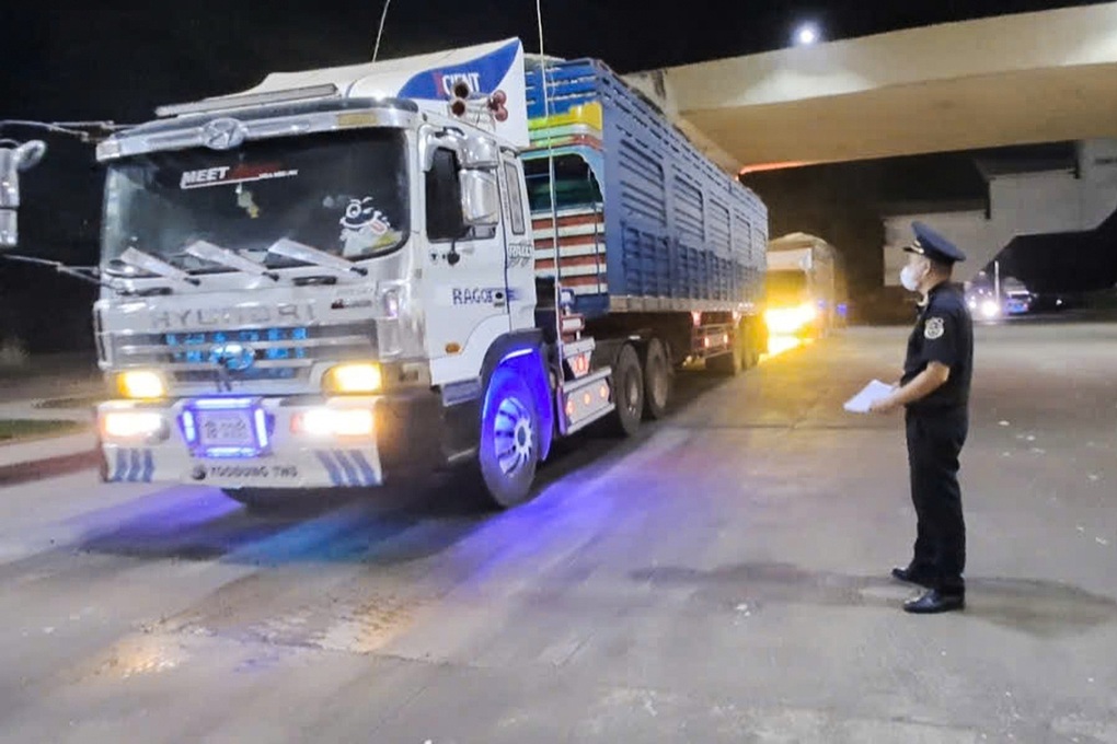 Thủ tướng: Tuyệt đối không để ách tắc hàng hóa ở cửa khẩu - 1