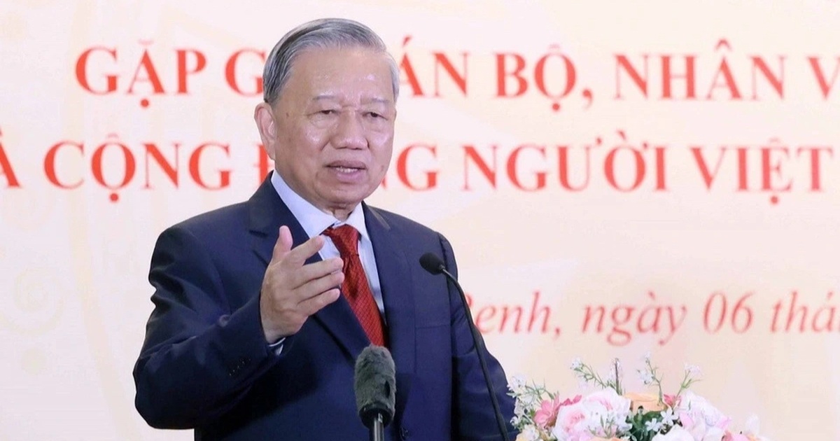 Tổng Bí thư Tô Lâm gặp cán bộ Đại sứ quán và cộng đồng người Việt ở Campuchia