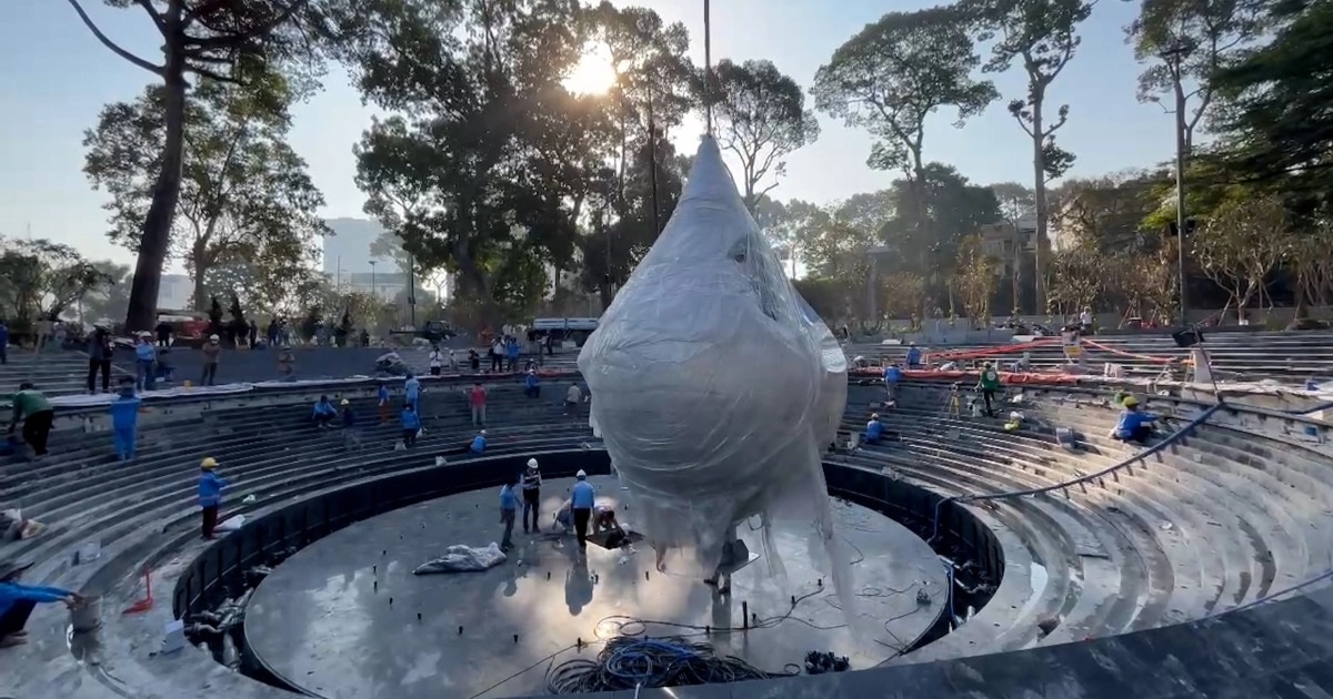 Giọt nước mắt khổng lồ nhắc ký ức Covid-19 giữa lòng TPHCM