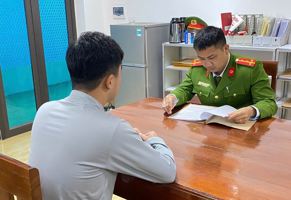 Công an làm việc với người đăng video “người dân được 1 triệu đồng đón Tết - 1