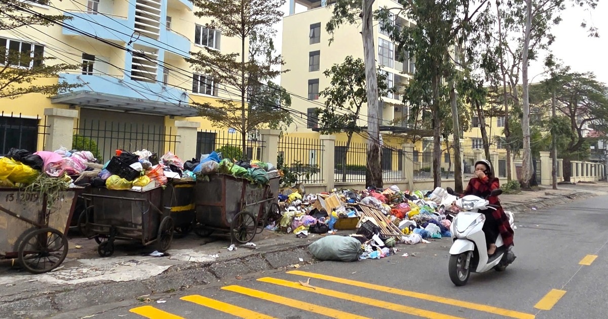 Rác “bủa vây” Sầm Sơn sau khi bãi rác lớn nhất phường đóng cửa