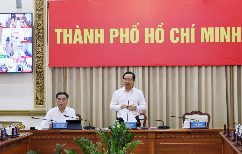 Áp lực TPHCM cần vượt qua để tăng trưởng 10% năm 2026 - 2